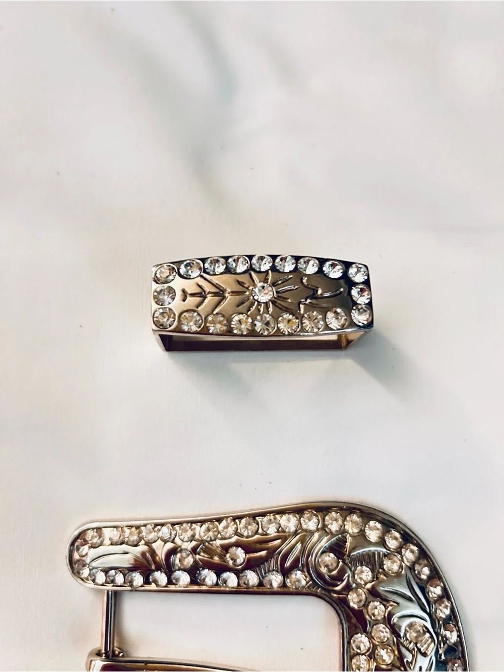 Rhinestone belt buckle